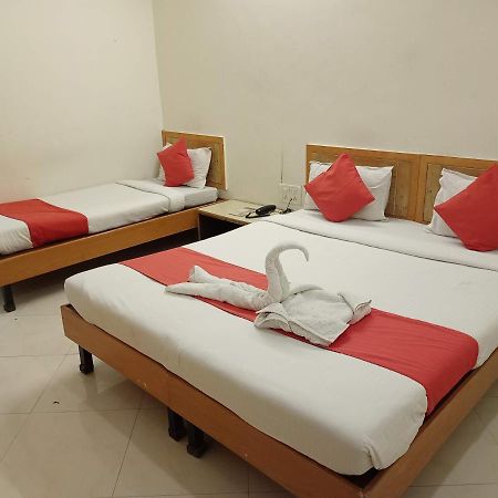 Hotel Wayfare Ширди Экстерьер фото