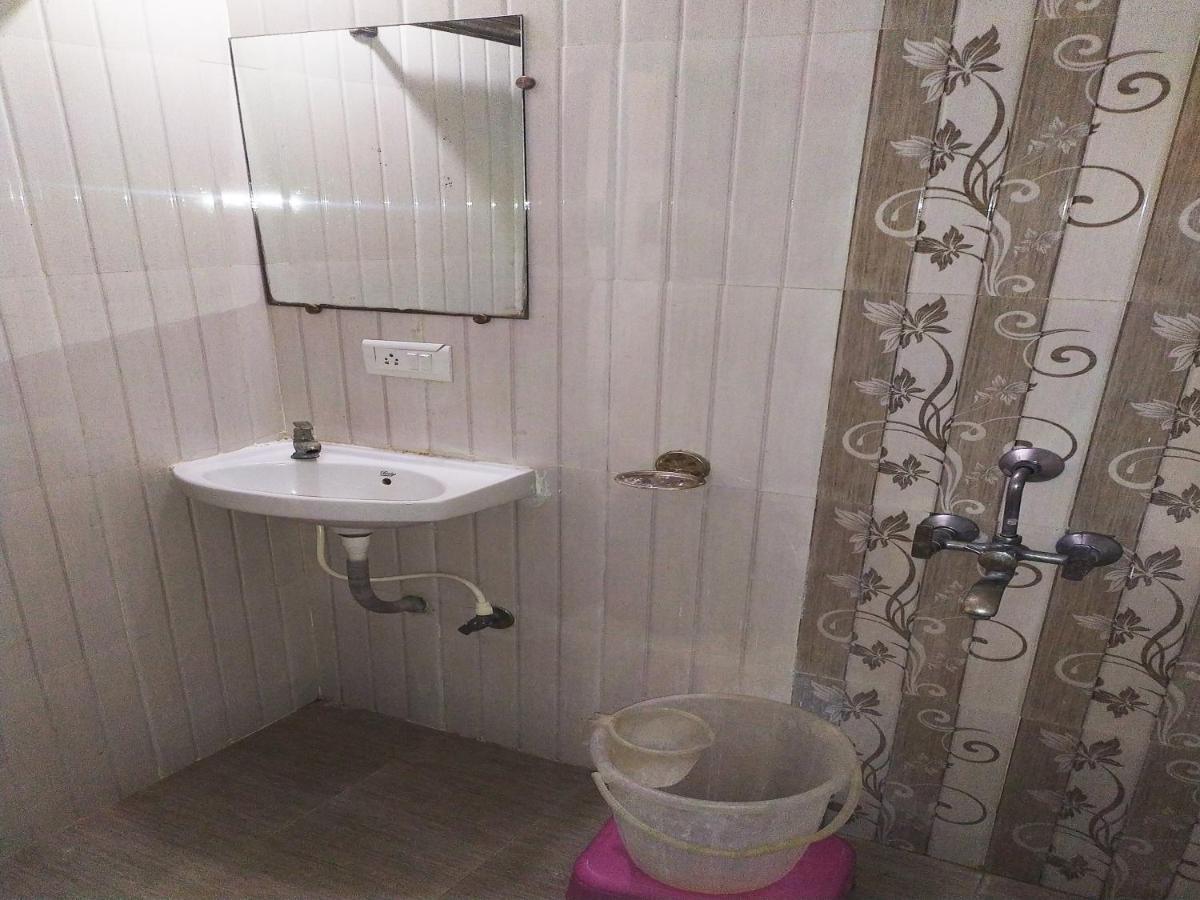 Hotel Wayfare Ширди Экстерьер фото