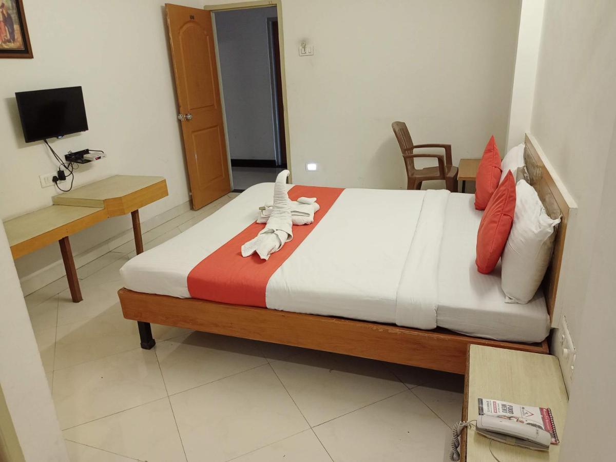 Hotel Wayfare Ширди Экстерьер фото