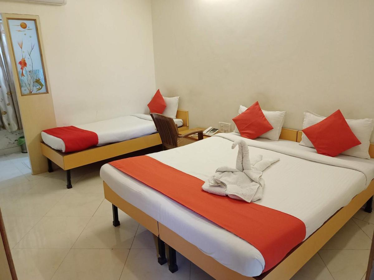 Hotel Wayfare Ширди Экстерьер фото