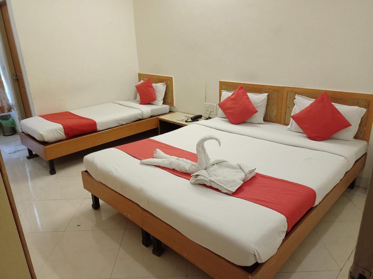 Hotel Wayfare Ширди Экстерьер фото