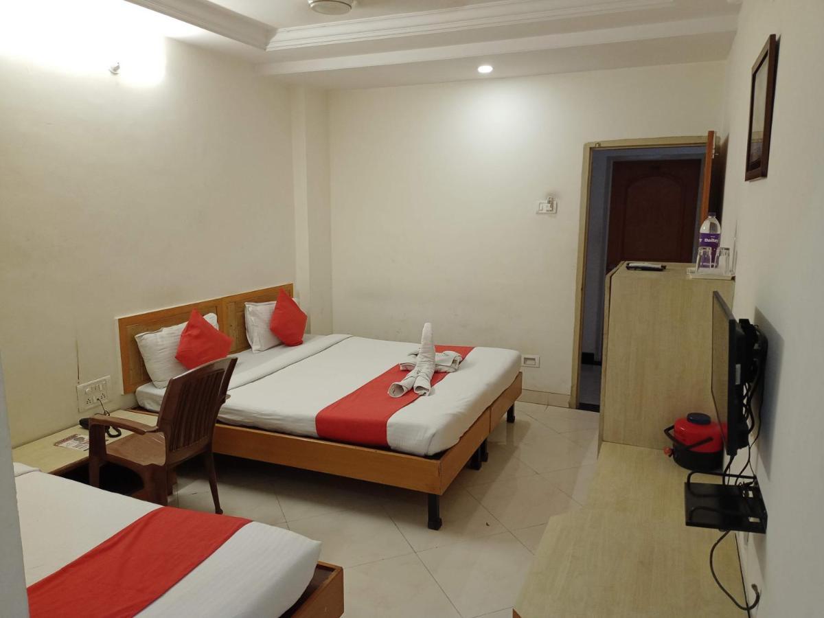 Hotel Wayfare Ширди Экстерьер фото