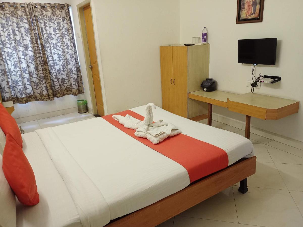 Hotel Wayfare Ширди Экстерьер фото