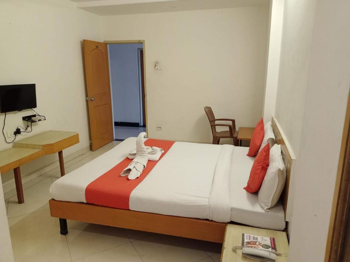 Hotel Wayfare Ширди Экстерьер фото
